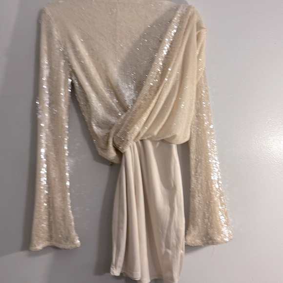 Wild Fable Sequin V-Neck Dress in Cream Size Small Pull Over Long Sleeves - Picture 8 of 10